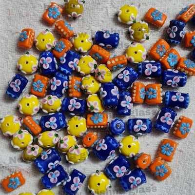 Flower design glass beads