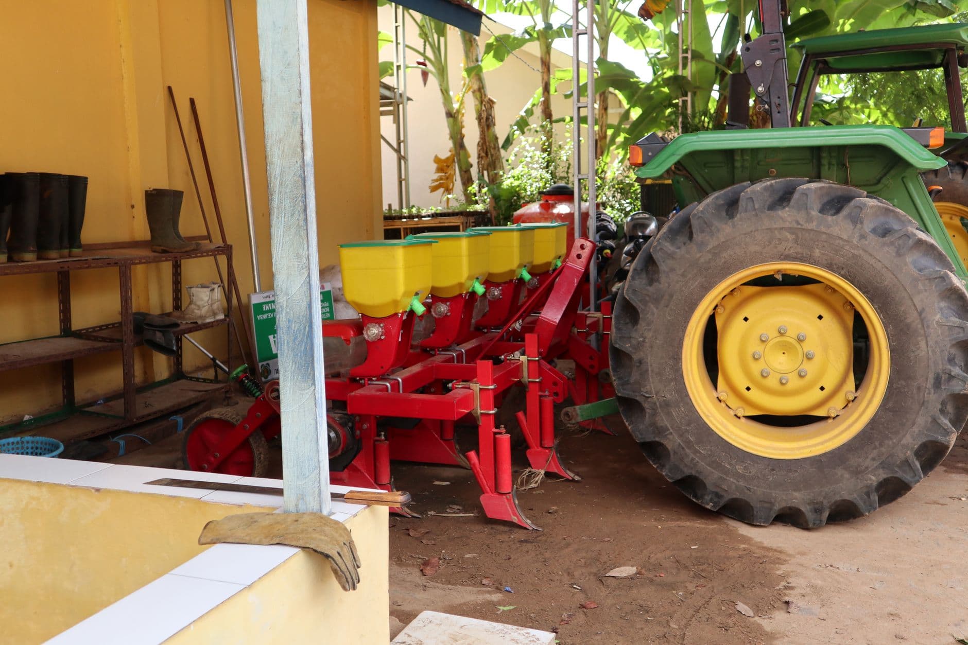 Hand Seeder