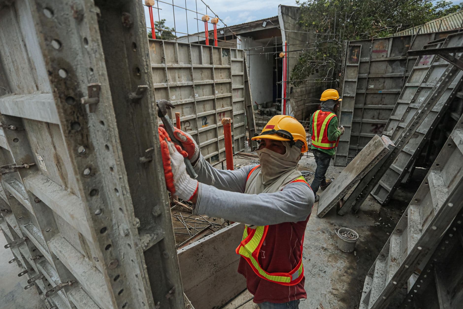 Heavy-Duty Safety Helmet